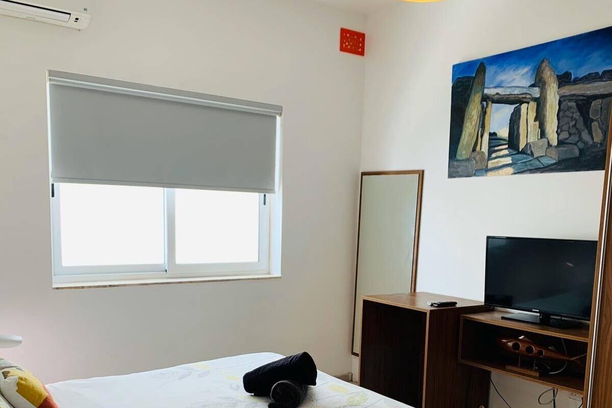 Double Room, 1 Double Bed, Ensuite | Iron/ironing board (on request), WiFi (free), individually decorated