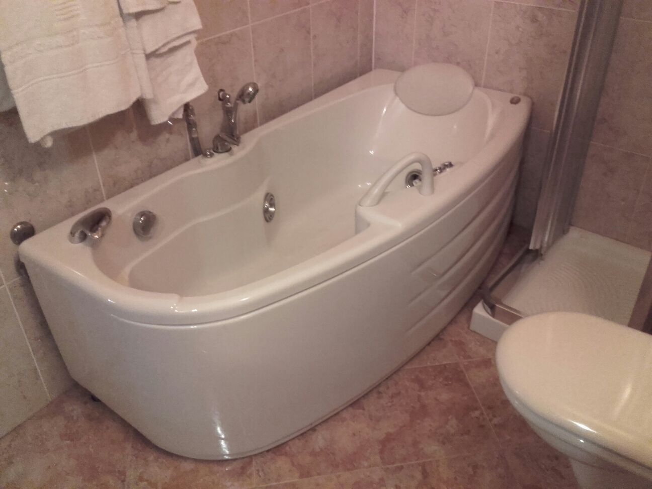 family room, private bathroom | free wifi, bed sheets