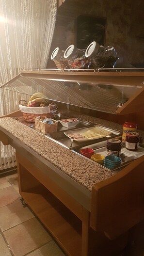 Desayuno buffet todos los días (con cargo)