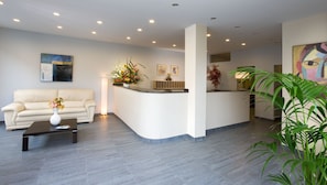 Lobby sitting area - Apartamentos Dunas de Liencres (Pielagos)