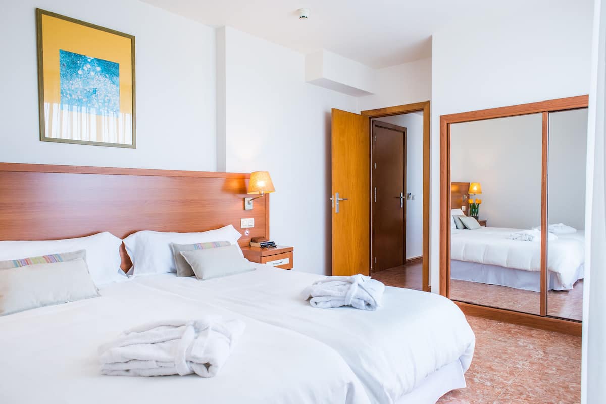 Superior appartement | Pillowtop-bedden, een laptopwerkplek, verduisterende gordijnen