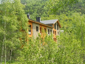 Front of property - Aparthotel Rialb Andorra (El Serrat)