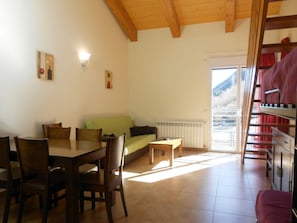 Comfort Duplex, Mountainside | Living area