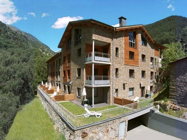 Front of property - Aparthotel Rialb Andorra (El Serrat)