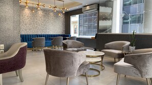 Free daily continental breakfast  - La Fontana Hotel (Guayaquil)