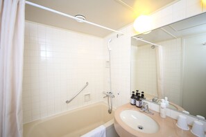 Gratis toiletartikelen, een haardroger, pantoffels