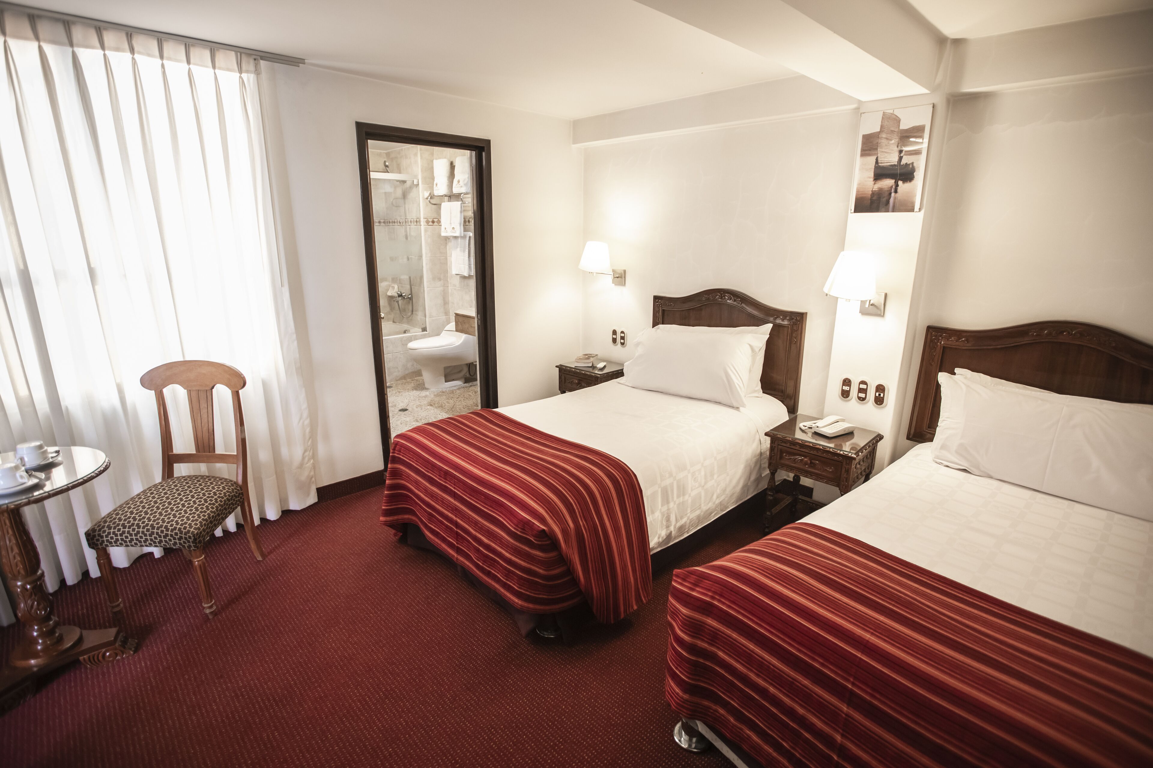 city twin room | 1 bedroom, in-room safe, desk, laptop workspace