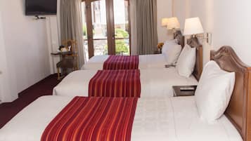 Triple Room | In-room safe, desk, laptop workspace, soundproofing