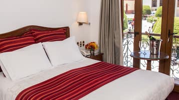 Safe på rommet, skrivebord, skrivebord for bærbar PC og lydisolert