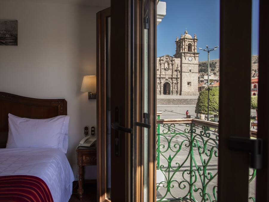 In-room safe, desk, laptop workspace, soundproofing