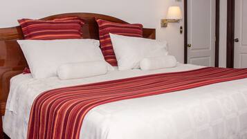 In-room safe, desk, laptop workspace, soundproofing