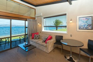 Apartment, 2 Bedrooms, Lakeside | Living area