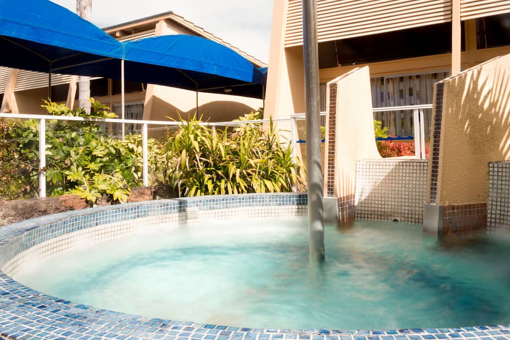 Oasis Beach Motel