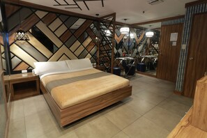 Individually decorated, individually furnished, free WiFi, bed sheets - Kape Hotel (Caloocan)