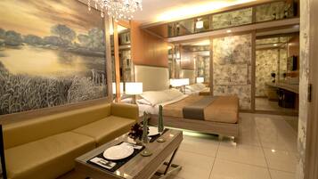 Deluxe Double or Twin Room | Individually decorated, individually furnished, free WiFi, bed sheets