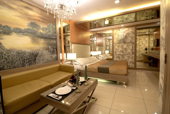 Deluxe Double or Twin Room | Individually decorated, individually furnished, free WiFi, bed sheets