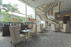 Coffee shop - Acacia Hotel Manila (Muntinlupa)