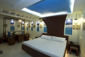 Super Thematic Suite | 特色装修、特色家居、办公桌、免费 WiFi