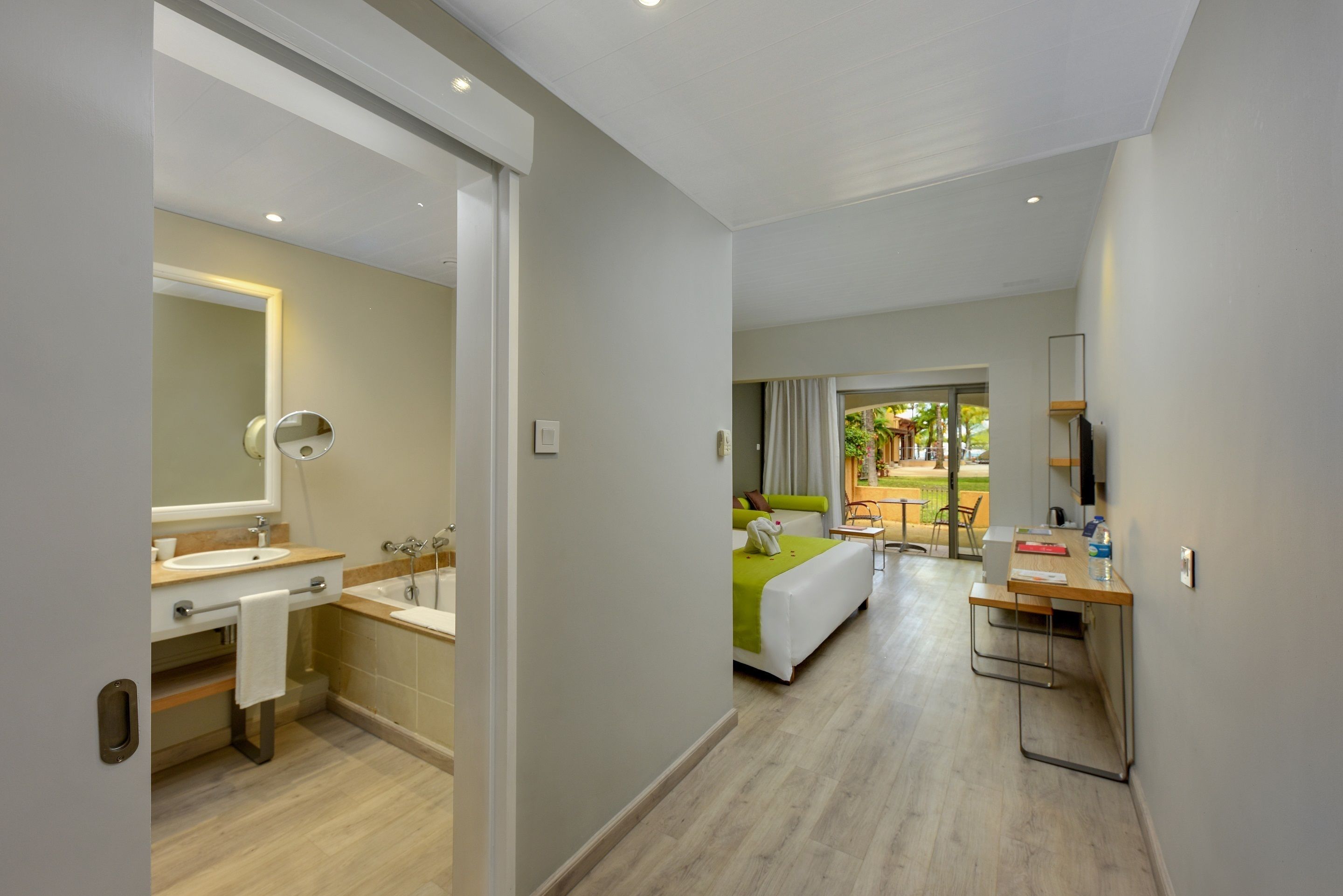 1 bedroom, minibar, in-room safe, desk