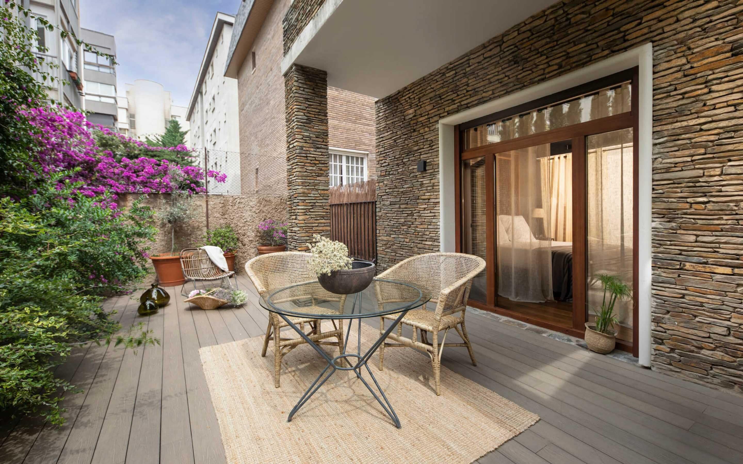 1 bedroom, premium bedding, down duvets, minibar