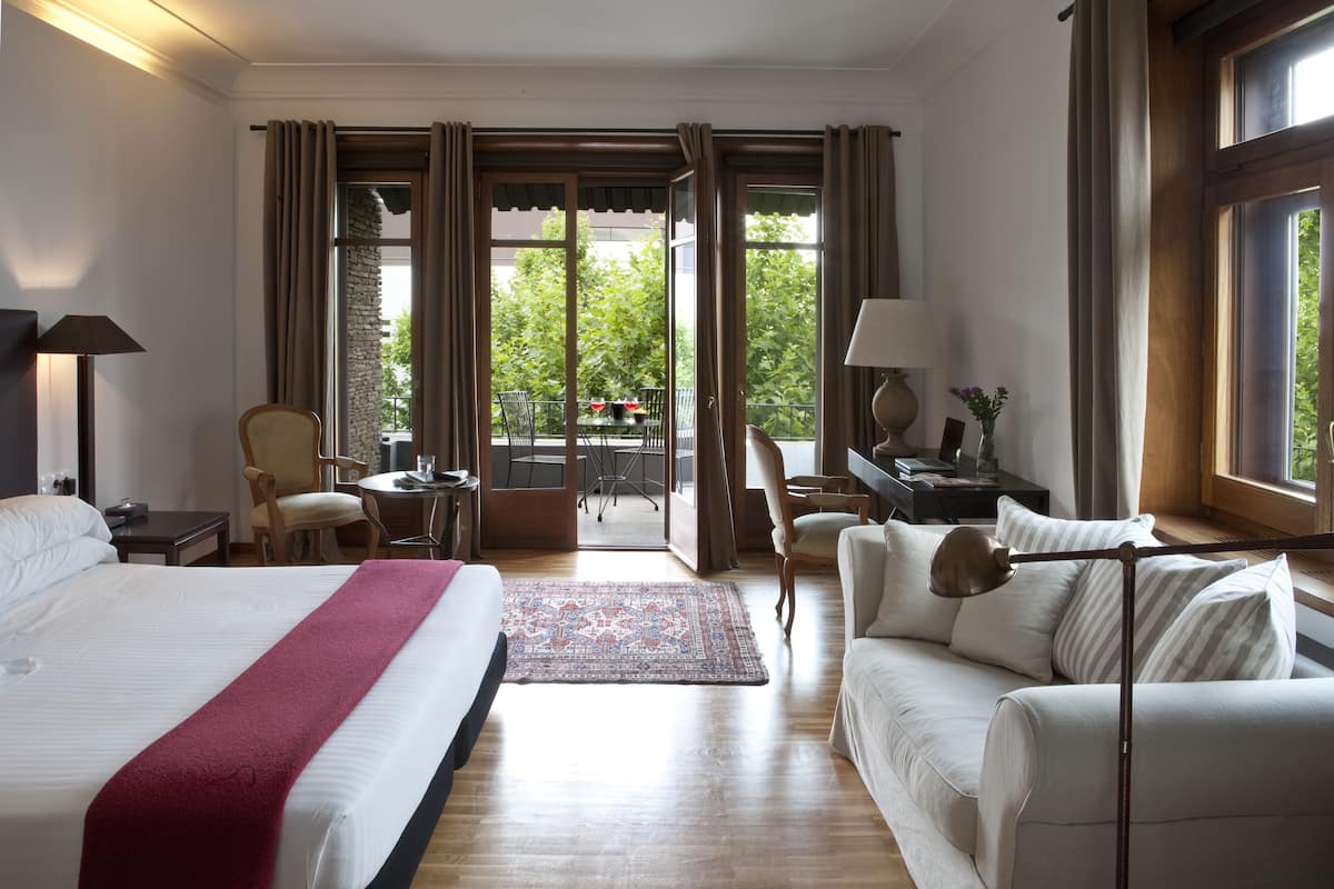 1 dormitorio, ropa de cama de alta calidad, edredones de plumas