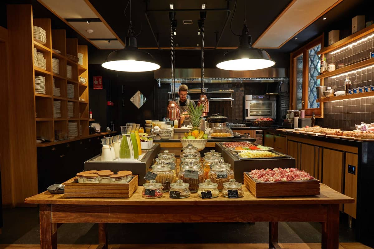 daily buffet breakfast (eur 22 per person)