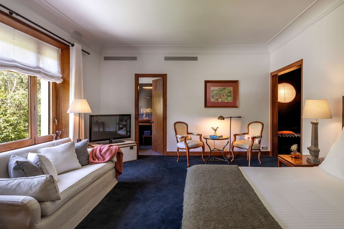 1 dormitorio, ropa de cama de alta calidad, edredones de plumas