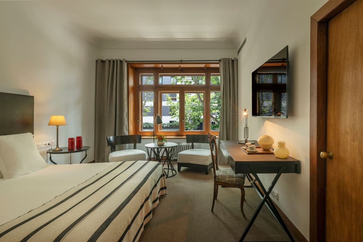 Medium | 1 Schlafzimmer, hochwertige Bettwaren, Daunenbettdecken, Minibar