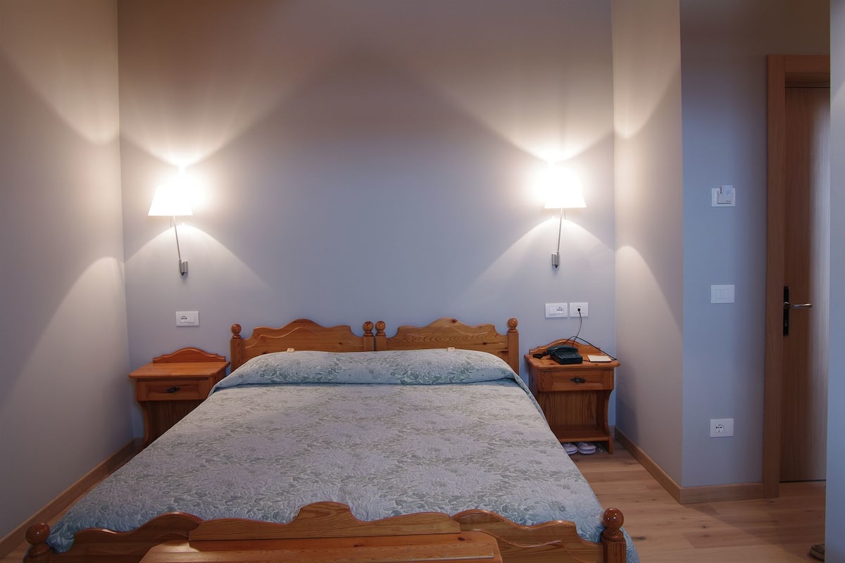 Standard Double Room (Mansarda) | Minibar, in-room safe, desk, soundproofing