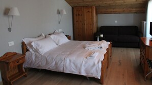 Junior Suite, Balcony, Mountain View