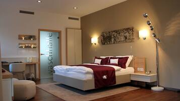 Junior Suite | Minibar, in-room safe, desk, soundproofing
