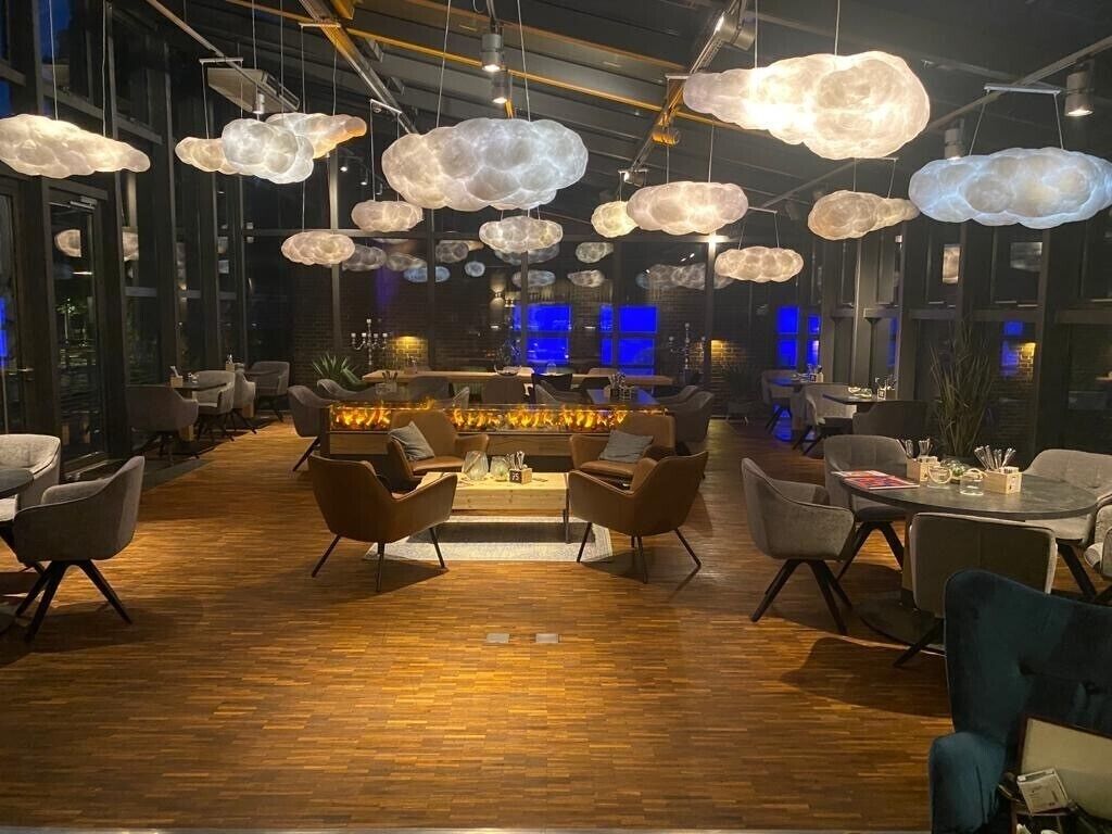 breakfast, lunch, dinner served; german cuisine