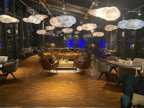 Se sirven desayunos, almuerzos, cenas y cocina alemana 