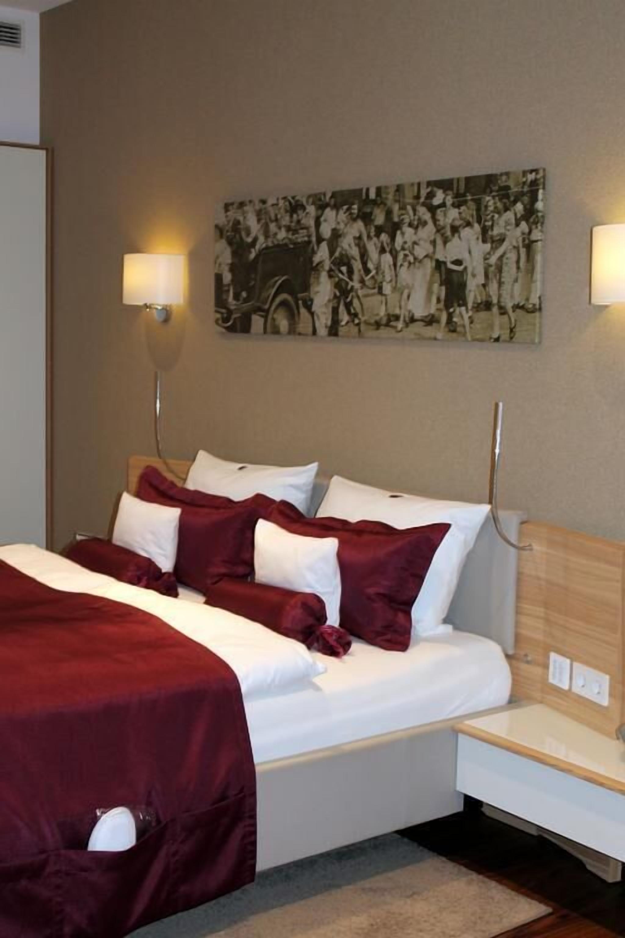 superior room, 1 double bed | 1 bedroom, minibar, in-room safe, desk