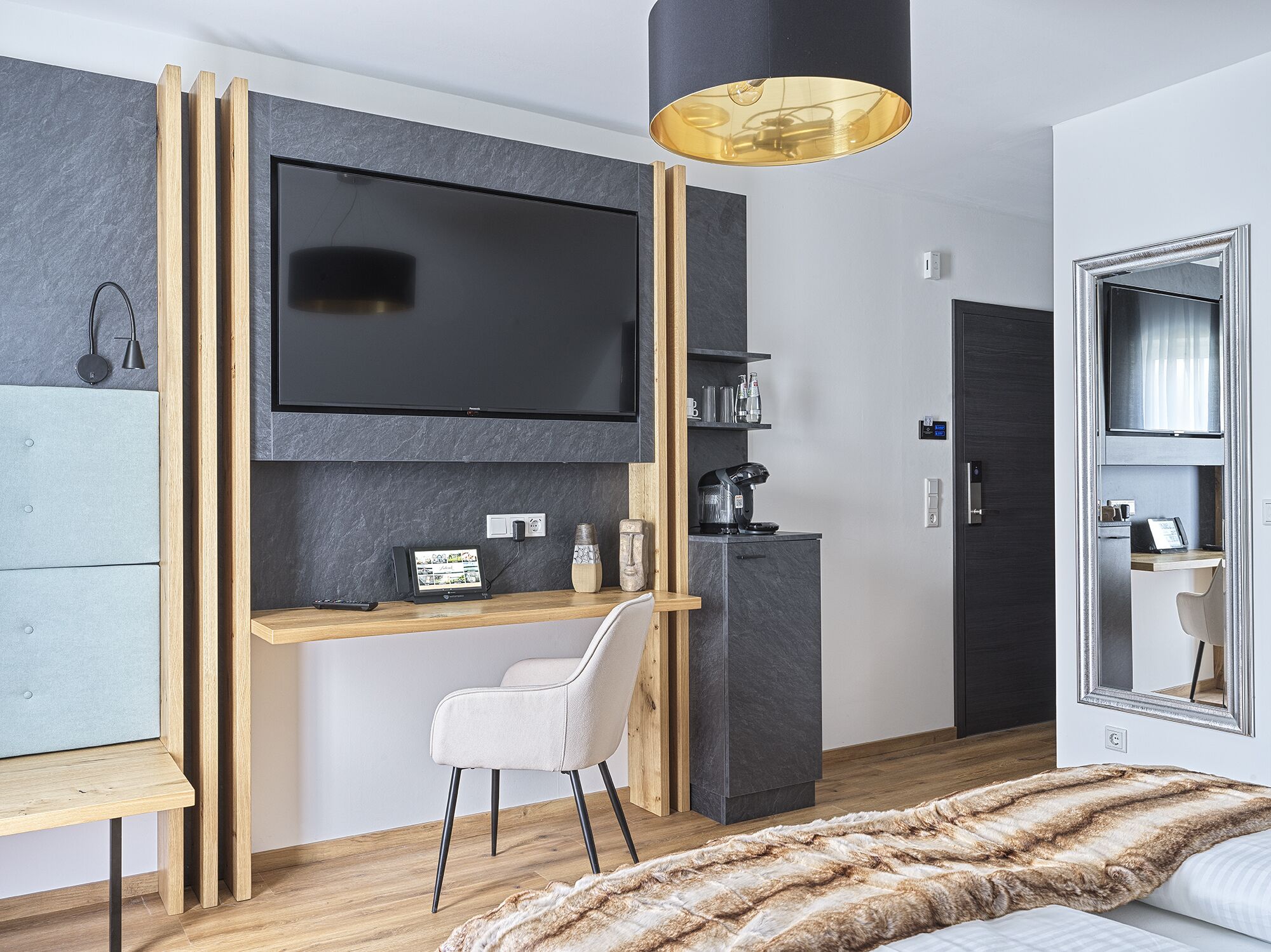 Doppelzimmer, mit Bad (Seeblick mit Balkon) | 1 Schlafzimmer