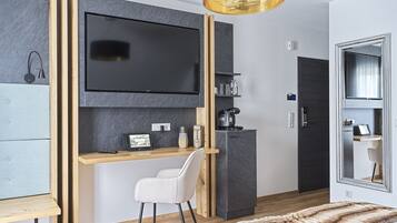 Doppelzimmer, mit Bad (Seeblick mit Balkon) | 1 Schlafzimmer
