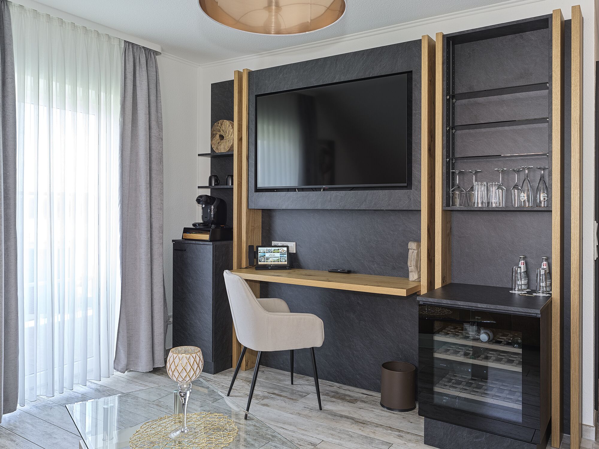 suite, ensuite, lake view (mit balkon) | lounge