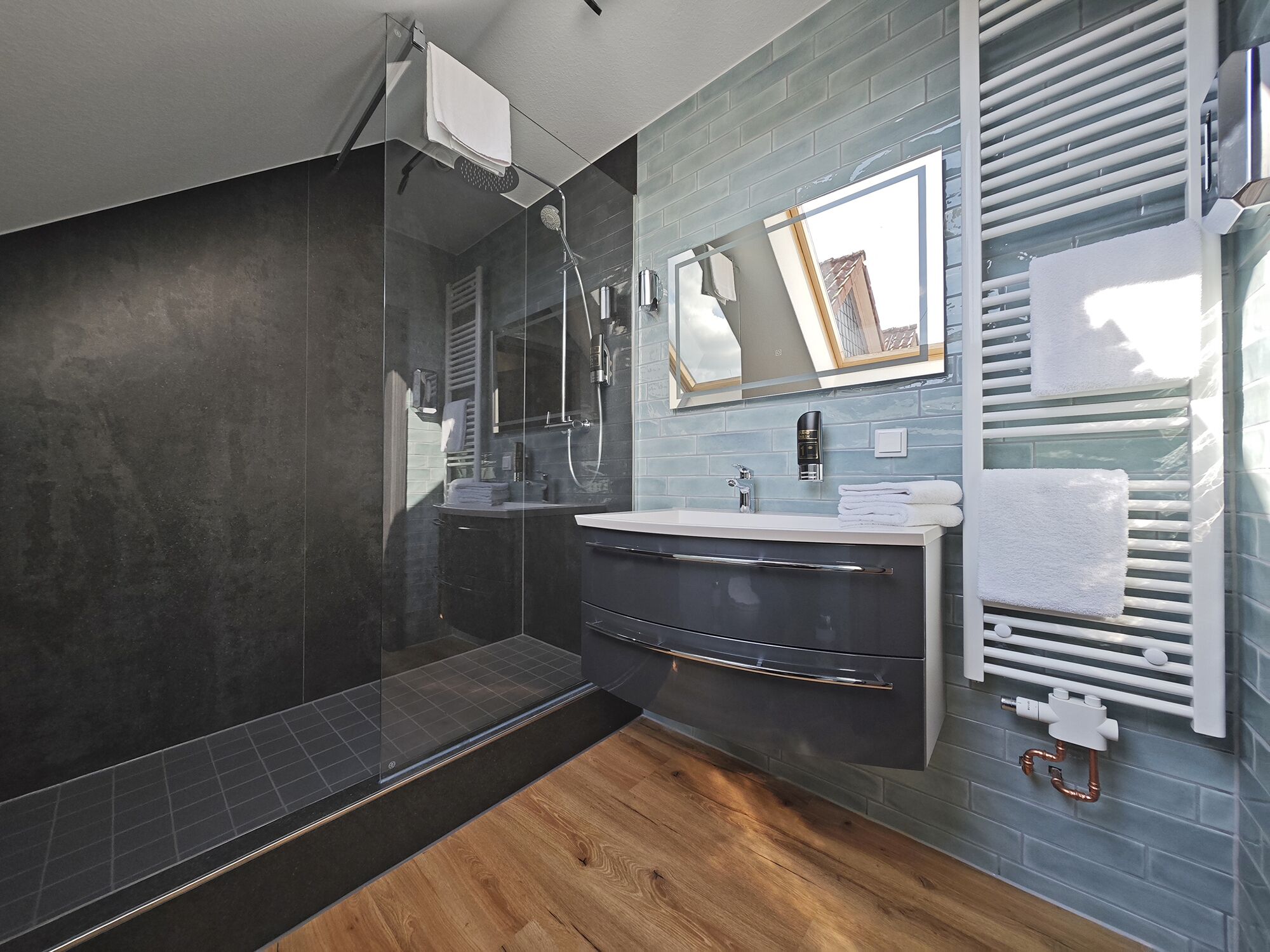 double room, ensuite (seeblick mit balkon) | bathroom