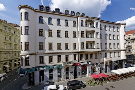 Esterni. Penzion Dvorákova