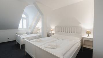 Family Apartment, 2 Bedrooms, Non Smoking | Hypo-allergenic bedding, blackout curtains, iron/ironing board