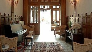 Hallway - Chateau Le Haget - Campground (Montesquiou)