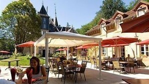 Breakfast and dinner served  - Chateau Le Haget - Campground (Montesquiou)