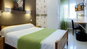 Standard Double Room | Individually decorated, desk, soundproofing, free cribs/infant beds