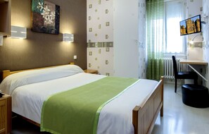 Standard Double Room | Individually decorated, desk, soundproofing, free cribs/infant beds