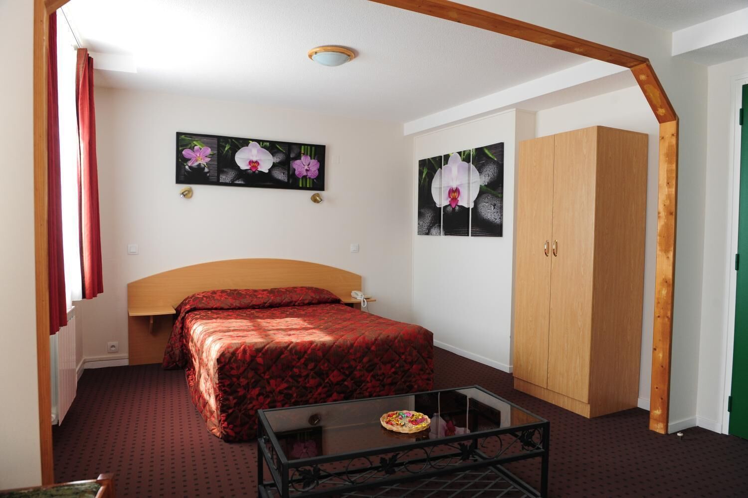 書桌、免費無線上網