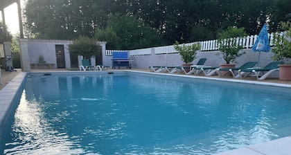 Logis HĂŽtels - Chez Terrassier - HĂŽtel et Restaurant