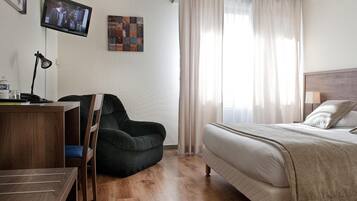 Standard Double Room | Desk, free cribs/infant beds, rollaway beds, free WiFi