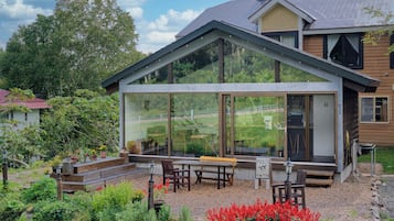 Breakfast and dinner served, garden views