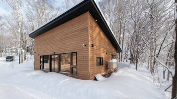 Exclusive Chalet, Non Smoking (only for the guests who have a car) | Premium bedding, down duvets, pillow-top beds, desk