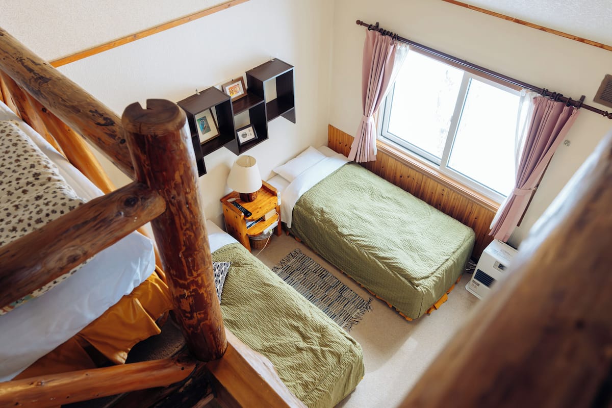 1 bedroom, premium bedding, down comforters, pillowtop beds